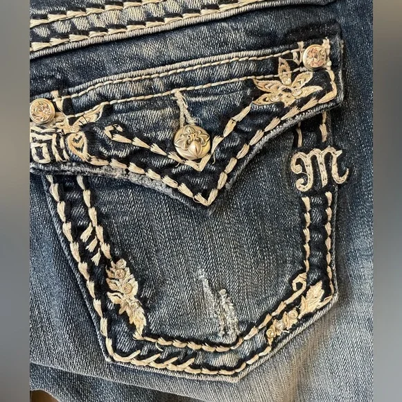 Miss Me JP5418P Capri Jeans Size 28 | Distressed Blue Denim - Picture 5 of 14